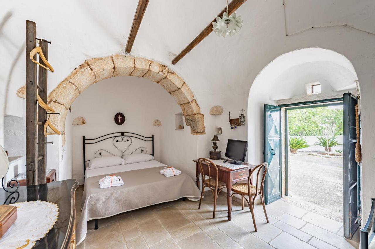 Trullo Saraceno By Rentbeat Villa Остуни Екстериор снимка